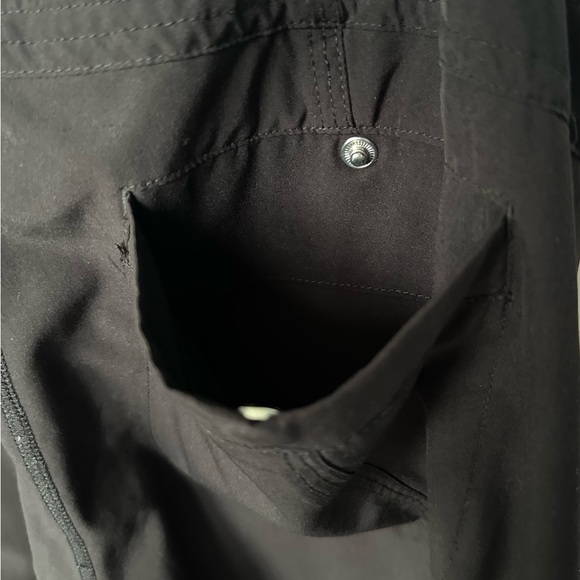 Light wear Calvin Klein pants - Picture 5 of 8